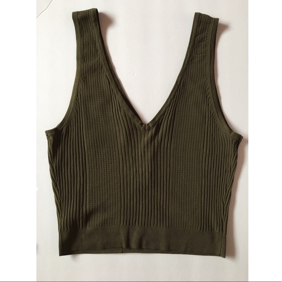 🎉NWOT. H&M pattern-knit olive green top. Size L - Picture 5 of 6